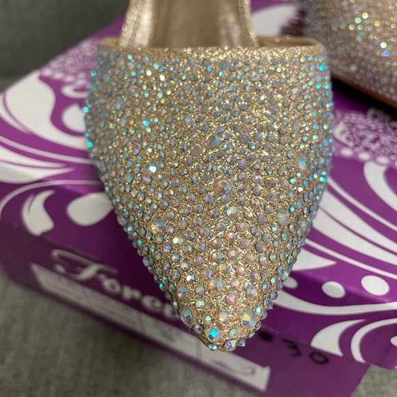 7.5 size gold rhinestone 2.5 inch heel nwt - Picture 2 of 5